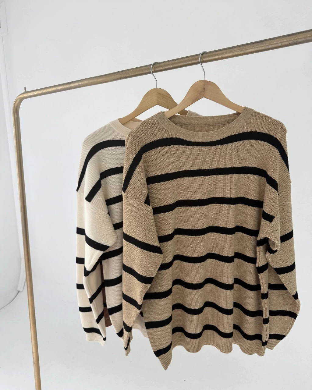 ㆍ Sweater COCOㆍf - Image 4