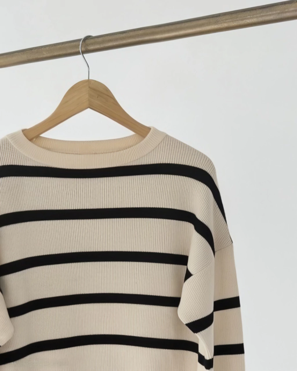 ㆍ Sweater COCOㆍf - Image 3